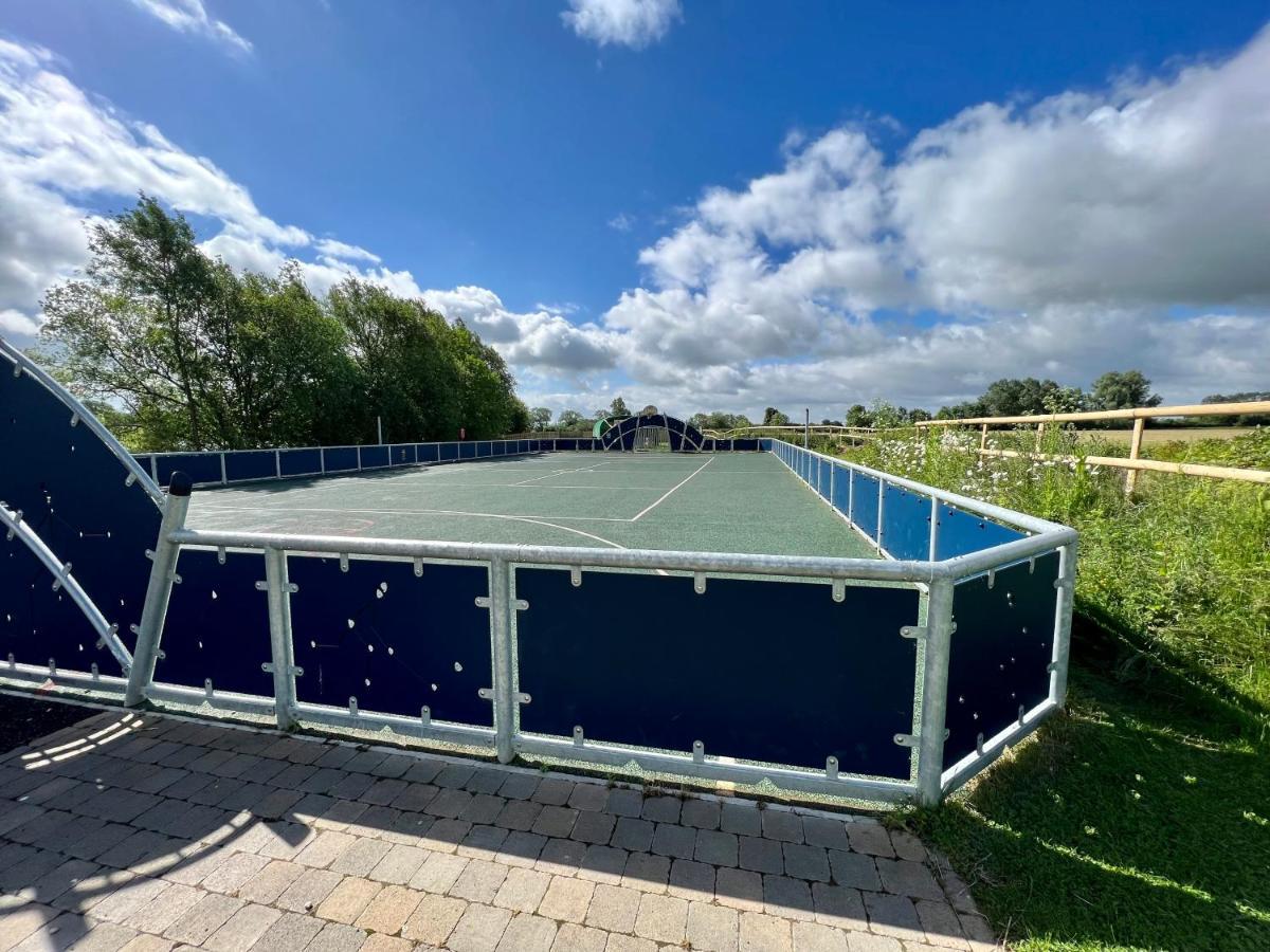 Honeysuckle Hot Tub * South Cerney